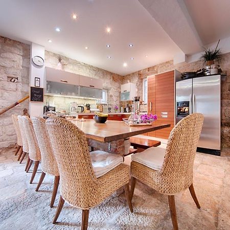 B&B Villa Вис Екстериор снимка