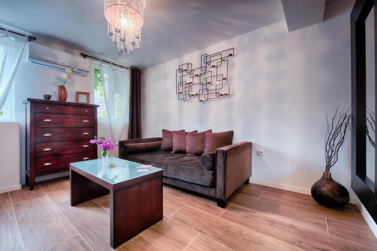 B&B Villa Вис Екстериор снимка