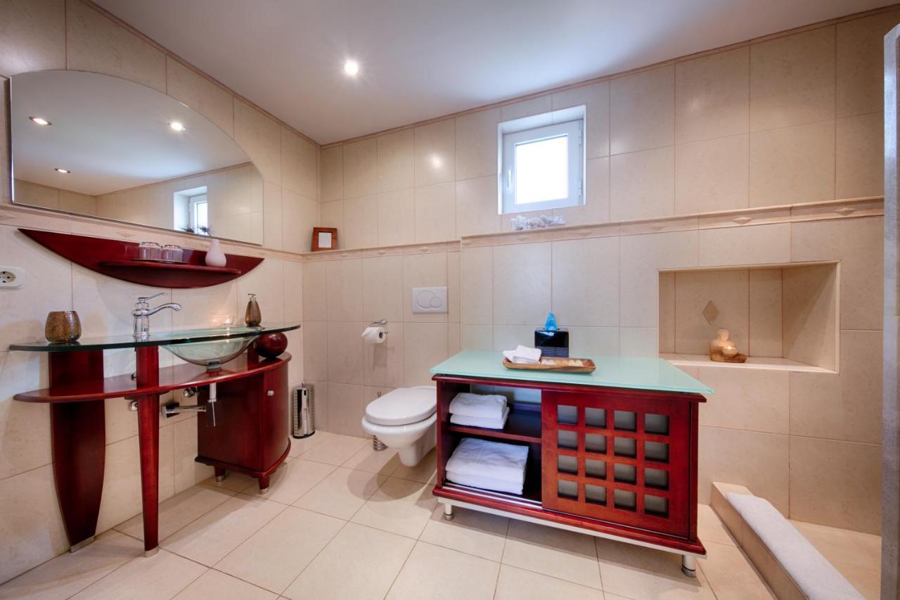 B&B Villa Вис Екстериор снимка