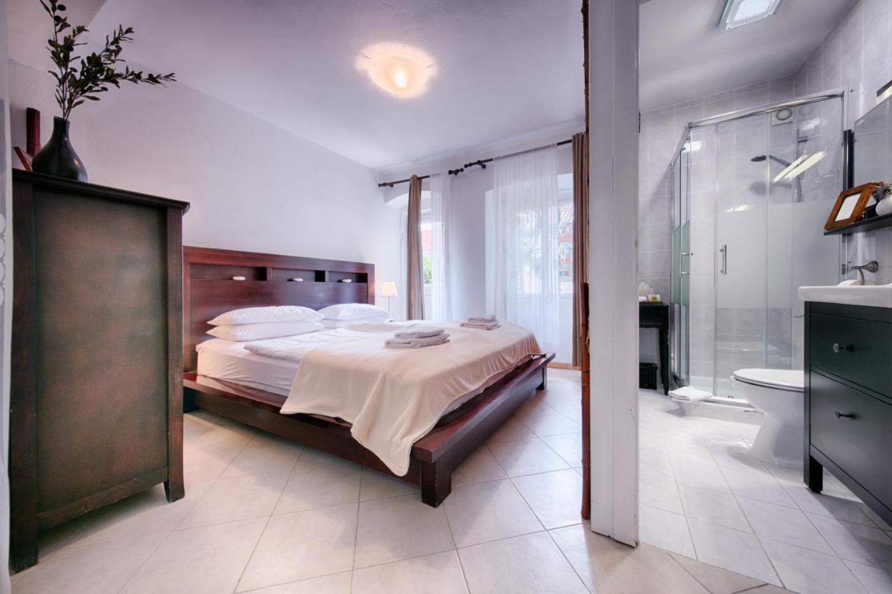 B&B Villa Вис Екстериор снимка