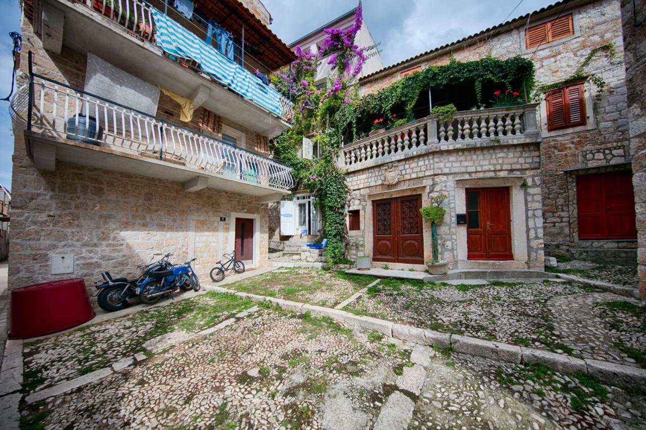 B&B Villa Вис Екстериор снимка